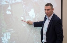Кличко требует от застройщика остановить конфликтное строительство на Осокорках до решения суда