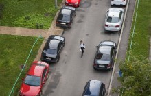 В Украине запретили проектирование временных парковок на тротуарах