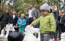 У Києві відкрили оновлений Сирецький парк з LED-освітленням та системою автополиву