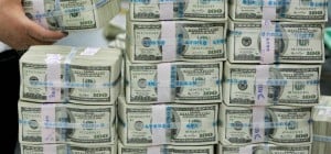 Компанія Paramount виграла гонку за придбання Warner Bros: про яку суму йдеться