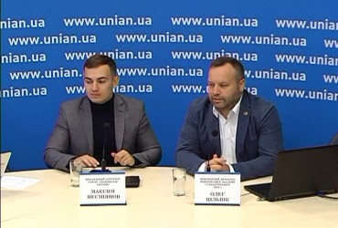 Чем заправляют, чем кормят и что продают потребителям на АЗС столицы