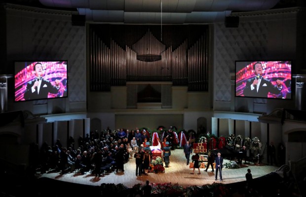 У Москві прощаються з Кобзоном (фото, відео)