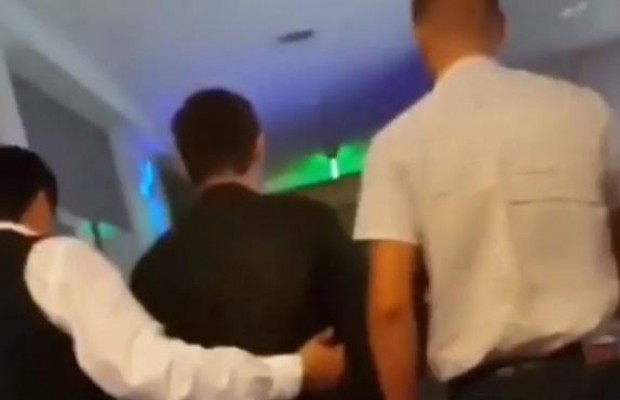 У мережі висміяли п'яного російського співака на "Новой волне" (відео)