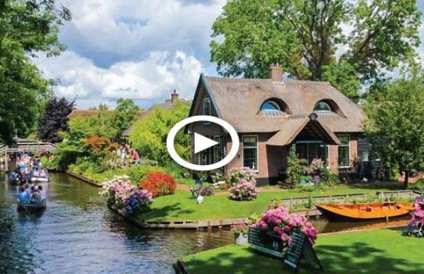 Рай для ненавистников автомобилей: топ-5 городов, где передвигаются пешком, на велосипедах, гондолах и лошадях (видео)