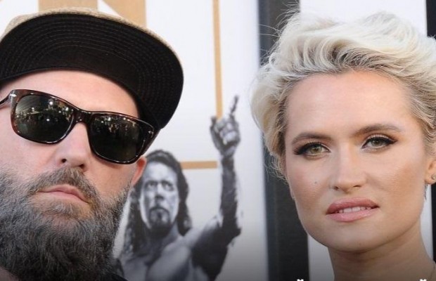 Запрещенный в Украине лидер группы Limp Bizkit разводится с женой-крымчанкой