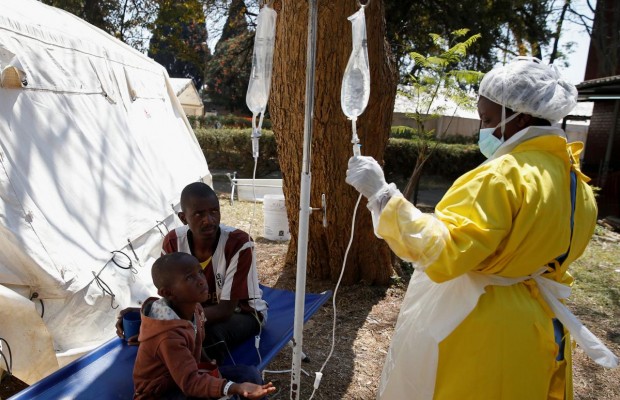 Украинцам советуют не путешествовать в столицу Зимбабве из-за холеры