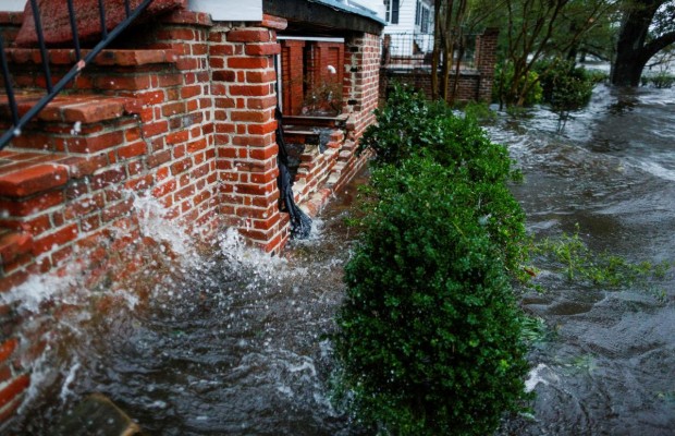 Украинцам посоветовали не ехать в северную часть штата Флорида из-за урагана