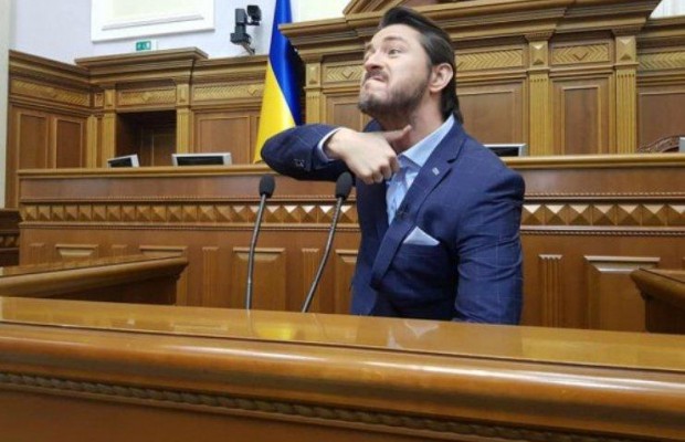 Притула влаштував фотосесію за трибуною Верховної Ради