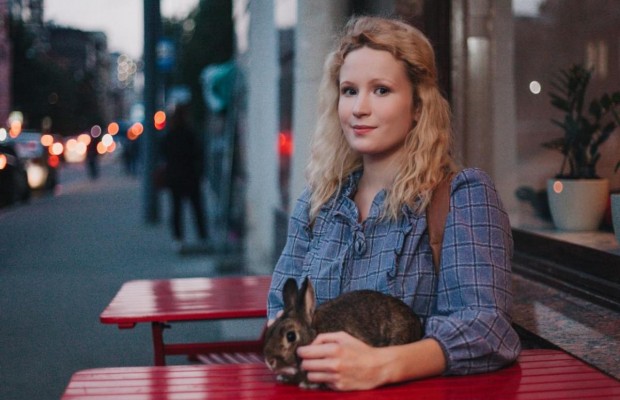 Российская певица сорвала концерт из-за отказа принести ей жареного лебедя