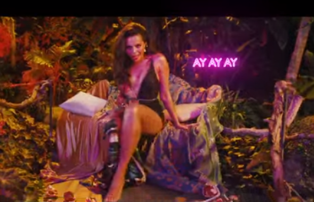 Каменських завела мережу новим кліпом з відвертими танцями (відео)