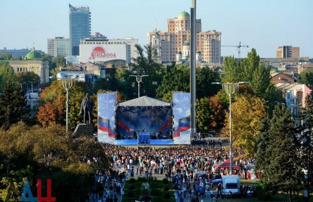 Популярні російські артисти виступили в окупованому Донецьку (фото, відео)