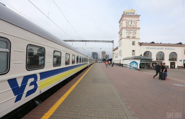 «Укрзалізниця» призначила додаткові поїзди на Великдень та травневі свята