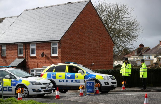 Полный аншлаг: в Солсбери возобновил работу ресторан, где обедали Скрипали перед отравлением (видео)