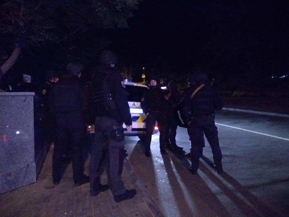 Патрульный получил два ранения / фото полиция Киева, Facebook