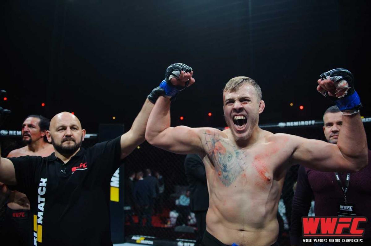 Спивак отстоял титул чемпиона болевым приемом уже в первом раунде / WWFC Спивак отстоял титул чемпиона болевым приемом уже в первом раунде / WWFC