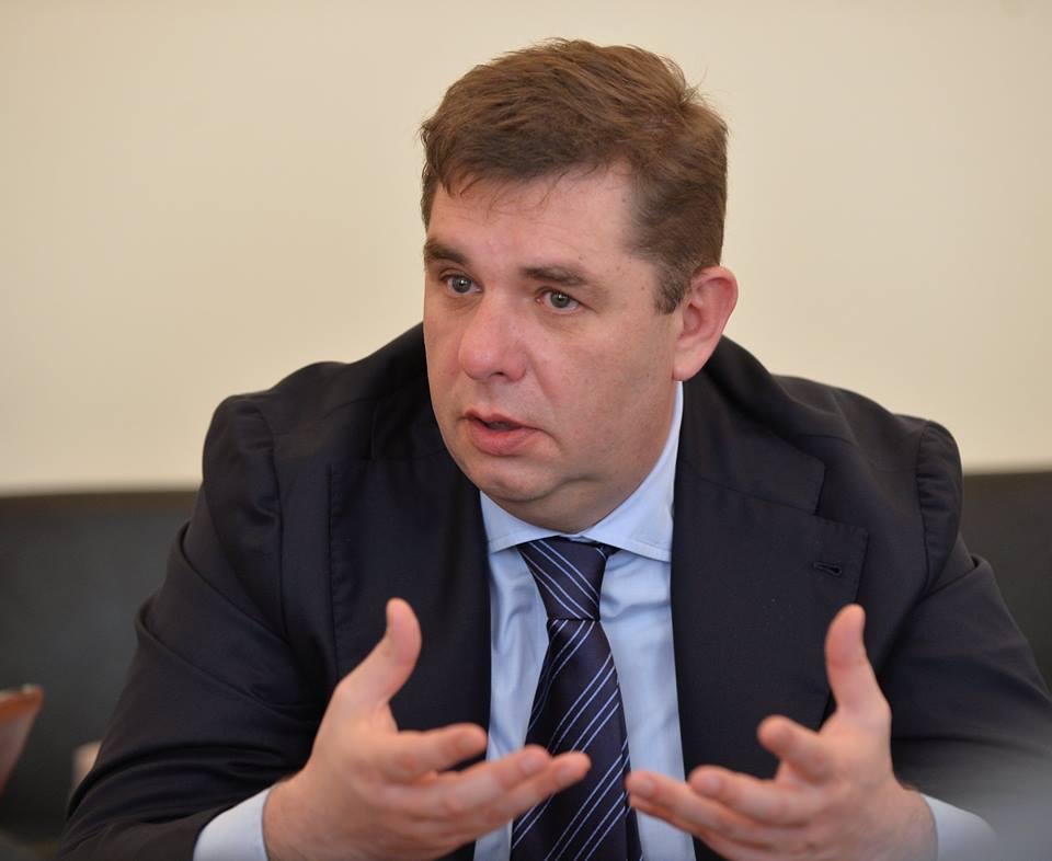 Третьяков считает такие подходы Кабинета Министров «откровенным саботажем» / фото: пресс-служба Третьяков считает такие подходы Кабинета Министров «откровенным саботажем» / фото: пресс-служба