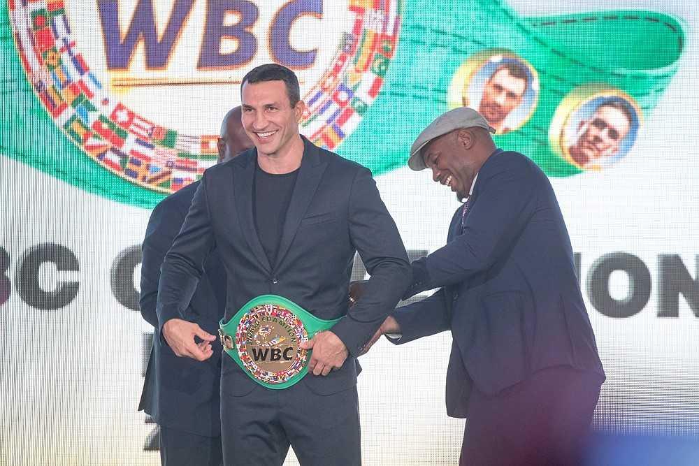 Владимир Кличко стал почетным чемпионом по версии WBC Владимир Кличко стал почетным чемпионом по версии WBC