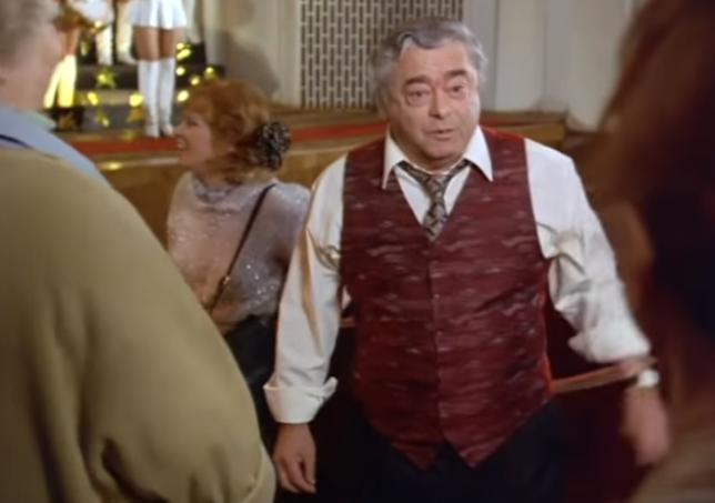 Карцев в фильме "Старые клячи" / скриншот