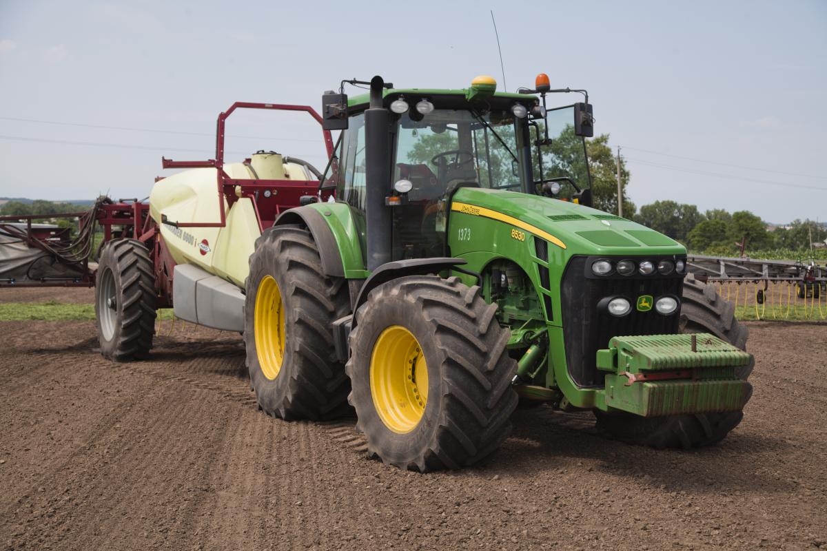 UkrLandFarming в сезон жнив винаймає близько 40% комбайнів UkrLandFarming в сезон жнив винаймає близько 40% комбайнів