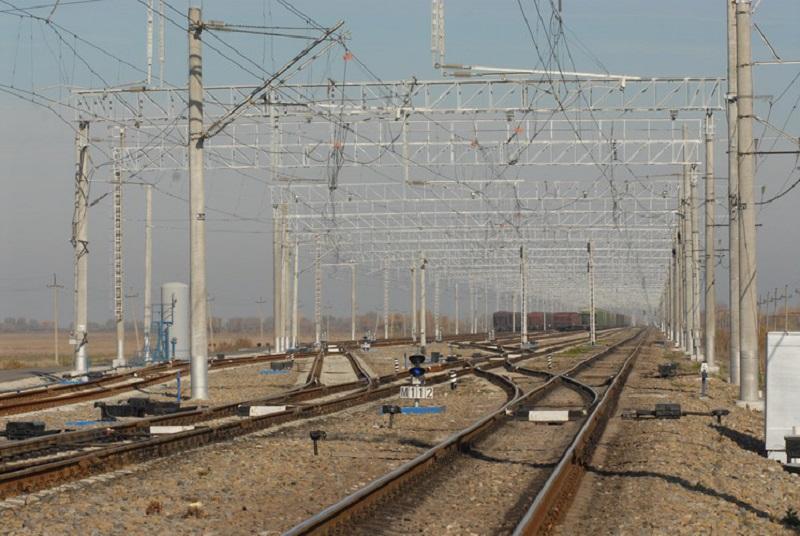 На сегодняшний день идет реализация проекта по электрификации железной дороги в Черкассы / фото inshe.tv
