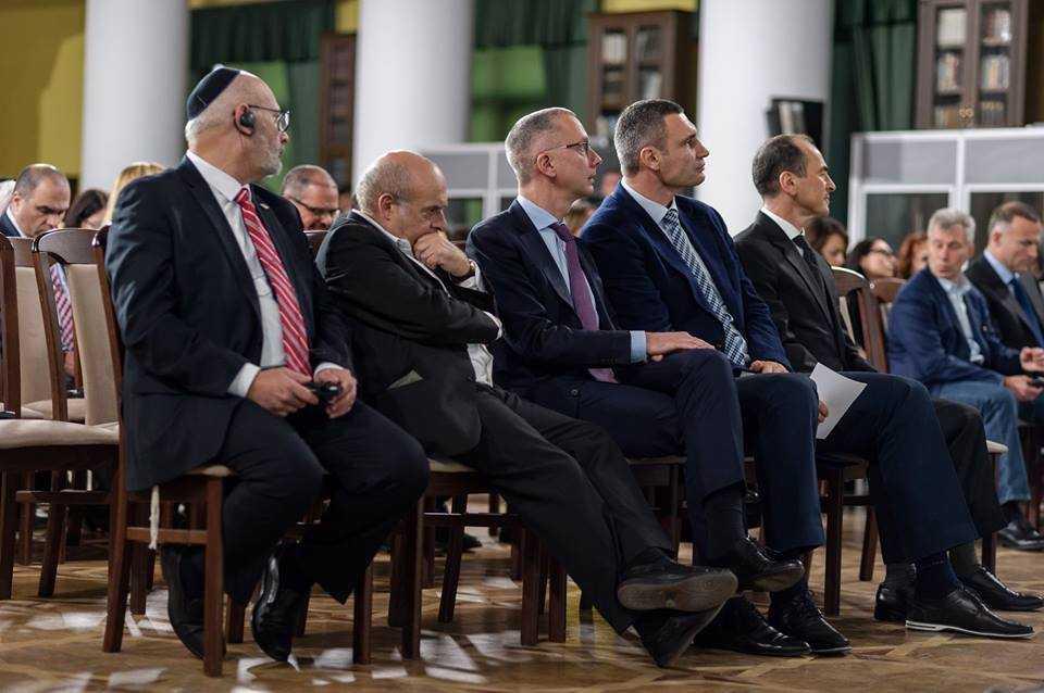 Lozhkin, Klitschko and the Israeli ambassador opened the premiere screening of the film “The Road to Babi Yar”