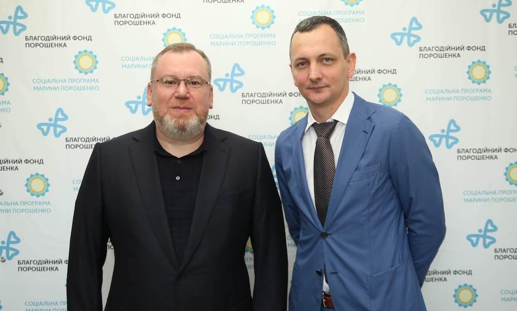 Марина Порошенко і Валентин Резніченко відкрили інклюзивно-ресурсний центр у Петриківці Дніпропетровської області Марина Порошенко і Валентин Резніченко відкрили інклюзивно-ресурсний центр у Петриківці Дніпропетровської області