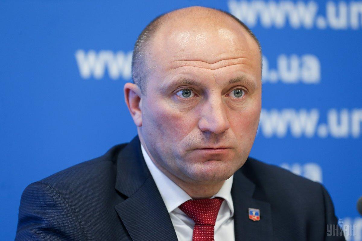 4 октября мэру Черкасс Анатолию Бондаренко было объявлено о подозрении / фото УНИАН 4 октября мэру Черкасс Анатолию Бондаренко было объявлено о подозрении / фото УНИАН