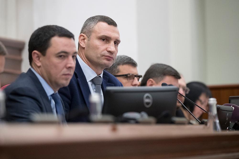 Кличко: Ми підтримаємо київських вчителів та виділимо гроші на зарплати з міського бюджету Кличко: Ми підтримаємо київських вчителів та виділимо гроші на зарплати з міського бюджету
