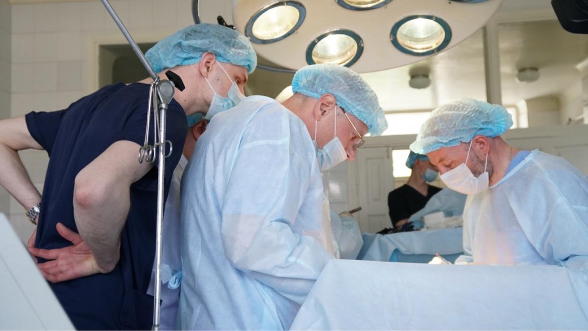 В Київській обласній клінічній лікарні проведуть унікальні хірургічні операції за участю американських хірургів В Київській обласній клінічній лікарні проведуть унікальні хірургічні операції за участю американських хірургів