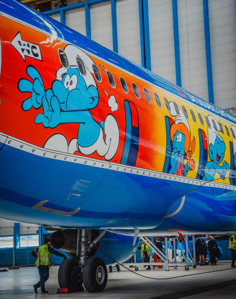 Самолет со смурфиками / Фото avianews.com/Brussels Airlines Самолет со смурфиками / Фото avianews.com/Brussels Airlines