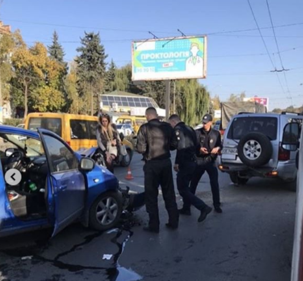 В результате ДТП пострадали только автомобили / фото "Молодой буковинец" В результате ДТП пострадали только автомобили / фото "Молодой буковинец"