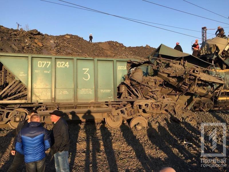 В результаті зіткнення на місці загинуло троє чоловіків / фото 0564 В результаті зіткнення на місці загинуло троє чоловіків / фото 0564