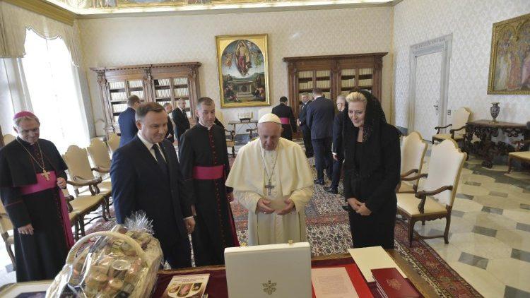Папа Римский на встрече с польским Президентом / vaticannews.va