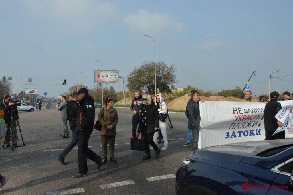 Активісти протестували проти забудови пляжів в Затоці / фото odessa.online Активісти протестували проти забудови пляжів в Затоці / фото odessa.online