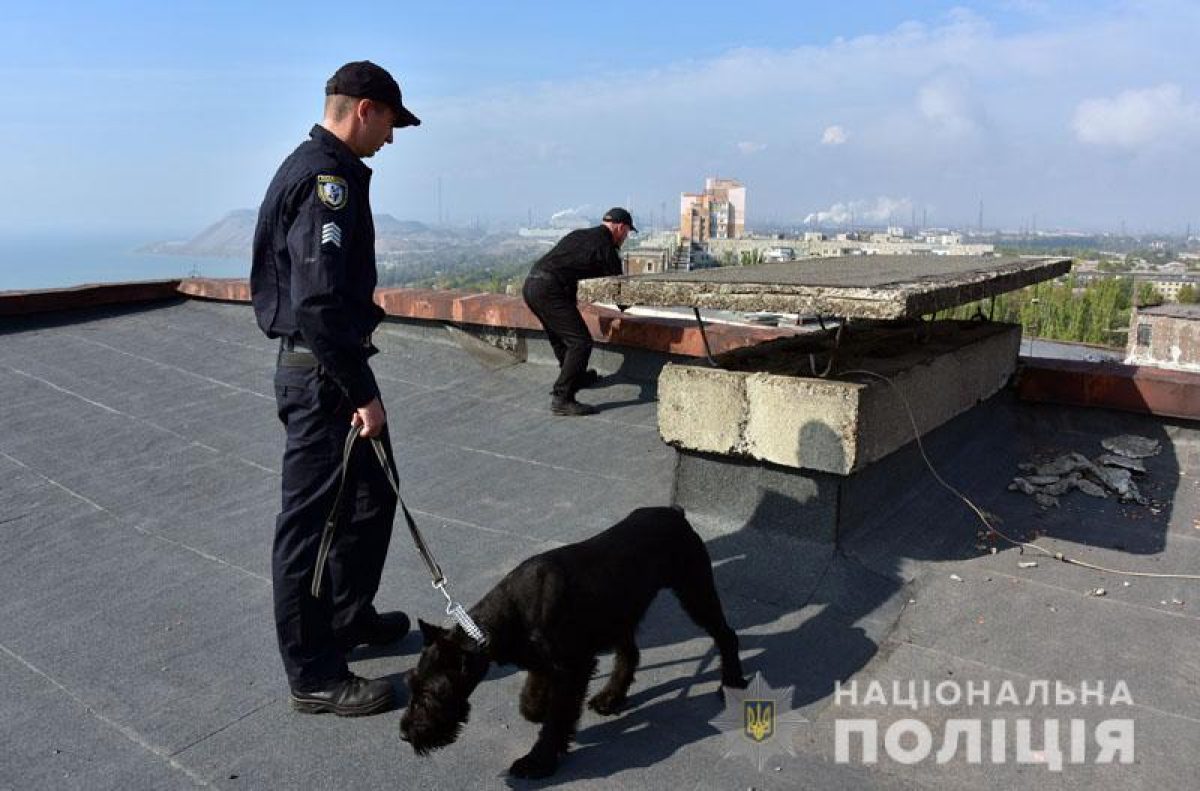 В Мариуполе две школьницы спрыгнули с 12-этажки | УНИАН