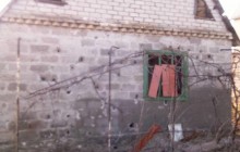 Содрогалось все село: мирные жители рассказали, как пережили мощную атаку боевиков под Мариуполем (видео)