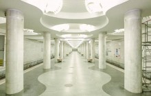 В харьковском метро пьяный мужчина прыгнул на рельсы и остался без руки
