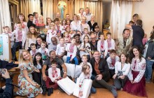 Киевские дети были в восторге от общения с Кличко, Льюисом и Холифилдом – журналист