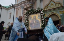 На Рівненщині іконі Пресвятої Богородиці “Страсна” вклонилися православні у 40 храмах та монастирях