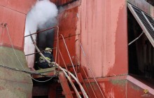 На Тернопільщині рятувальники понад годину гасили пожежу у зерносушці, згоріло 1,5 т соняшника (фото)