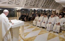 Папа Римський закликав священиків не боятися «забруднити руки», допомагаючи віруючим