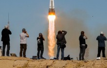 Провальний запуск російської ракети "Союз": фоторепортаж зльоту і аварійного приземлення