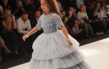 Донька Ані Лорак вперше вийшла на подіум у країні-агресорі (фото)