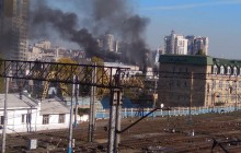 У Києві горить завод (фото, відео)