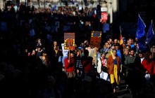 В Лондоне тысячи людей вышли на митинг с требованием провести второй референдум по Brexit (видео)