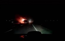 На Львовщине во время движения загорелся туристический автобус с пассажирами (видео)