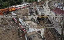 Авария пассажирского поезда на Тайване: число жертв выросло (фото, видео)