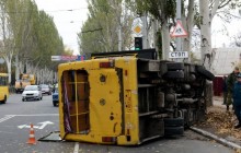 В оккупированной Макеевке перевернулся автобус, есть пострадавшие – СМИ