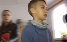 На Ривненщине разгорелся скандал: учитель наказал школьника за "Слава Украине!" (видео)