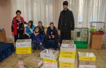 Братія Києво-Печерської лаври передали подарунки дітям центру соціально-психологічної реабілітації